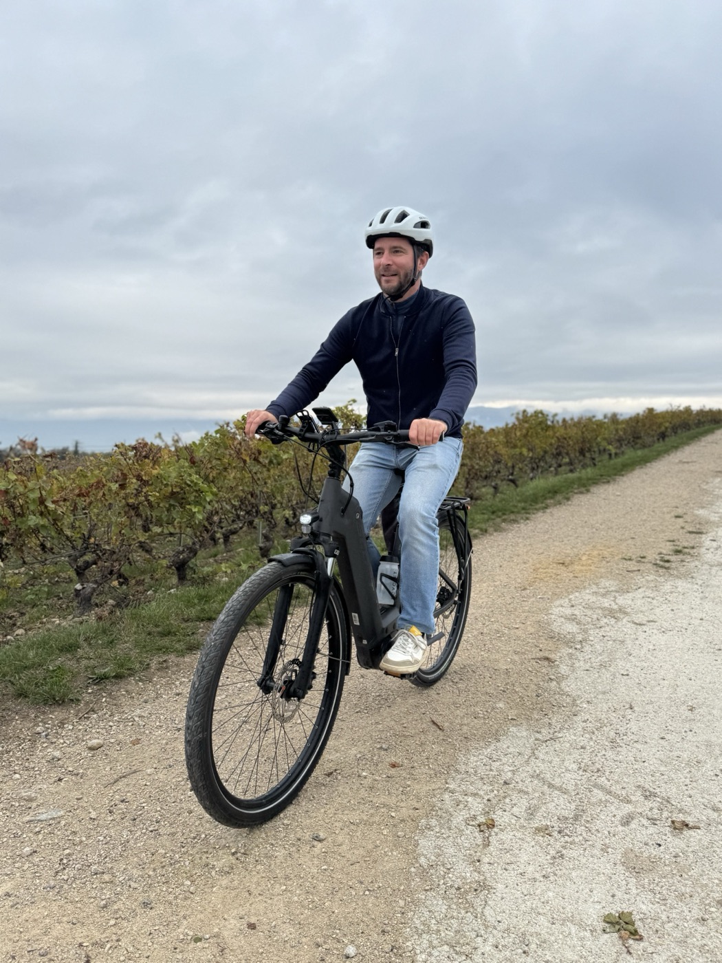 E-bike ride through the vineyards near Geneva